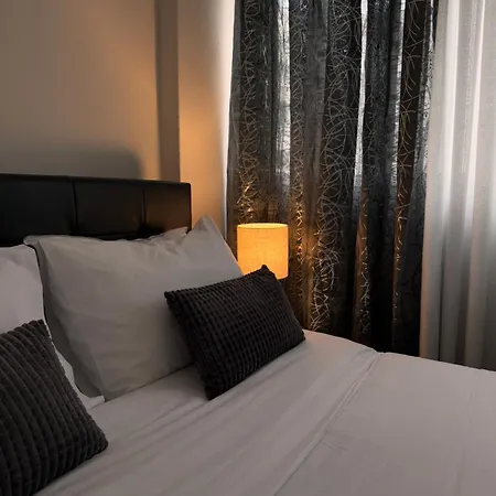 Hera Queen Boutique *