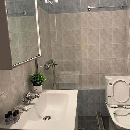 Hera Queen Boutique Larissa